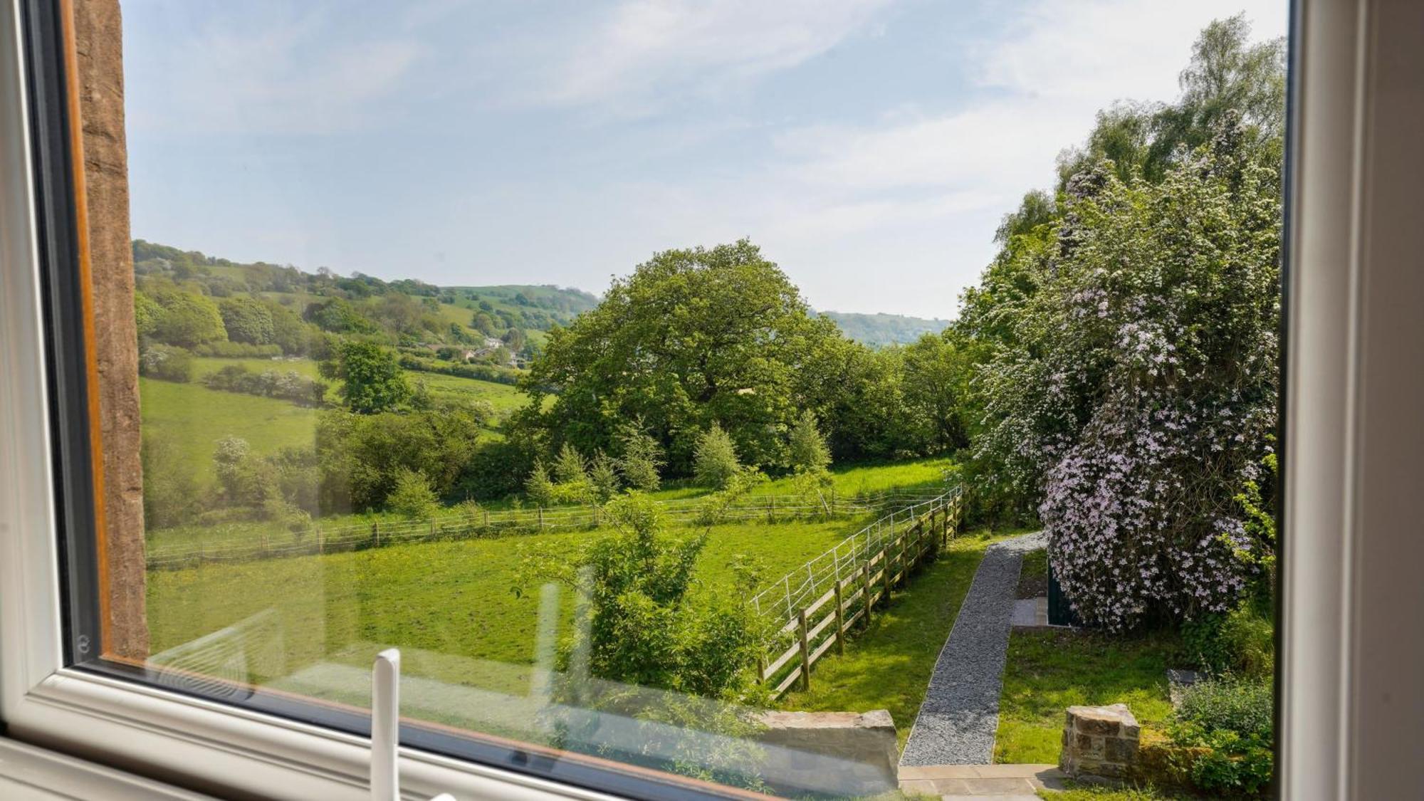 Tranquil Countryside Cottage For Two Wrexham Exterior photo